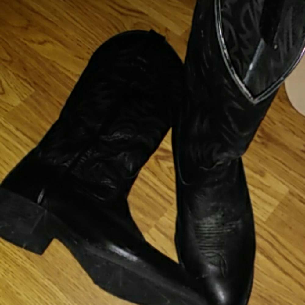 Ariat cowboy boots